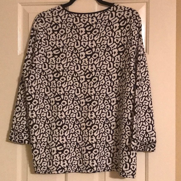 NWT Ann Taylor Black/White Round Neck Top - Picture 3 of 4